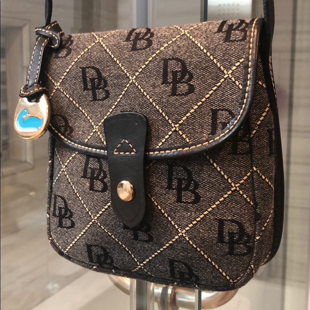 Dooney & Bourke messenger purse